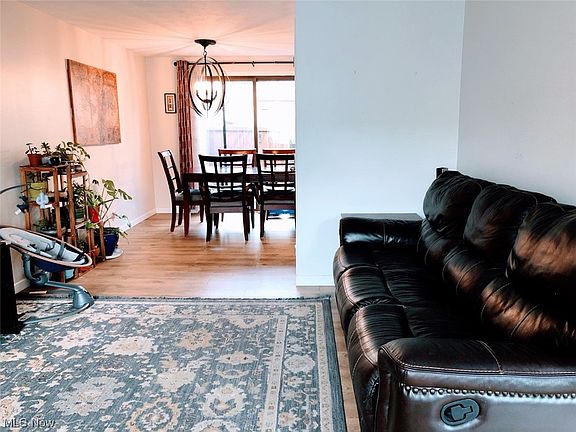 5th image of 1651 Mentor Ave APT 1005
