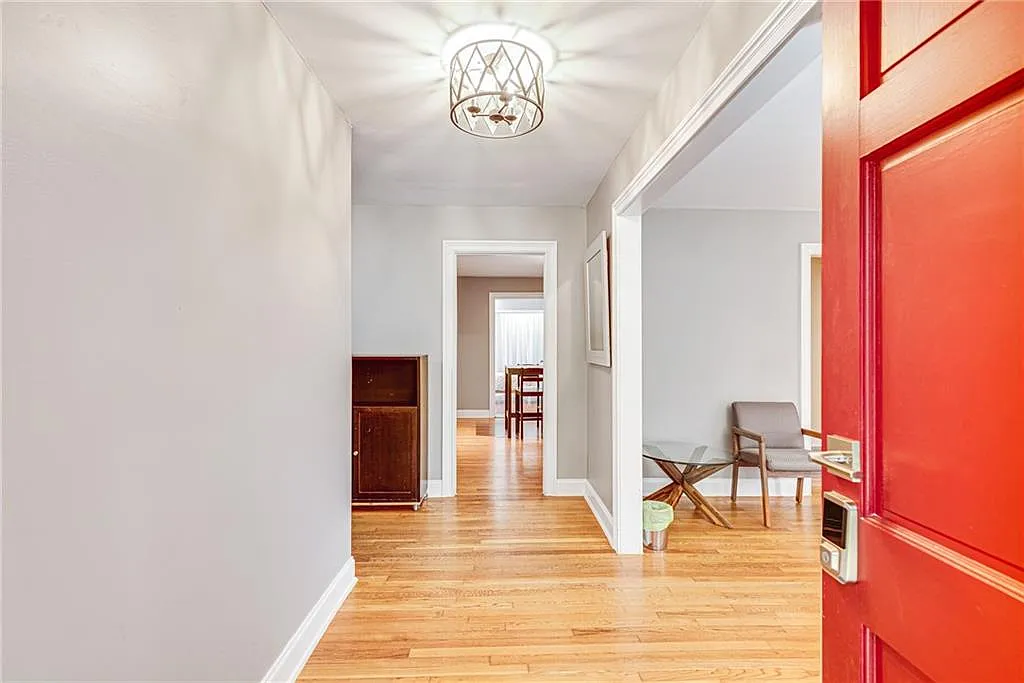 5 bed, 3.0 bath, 1980 sqft, $6,200 — Photo 2
