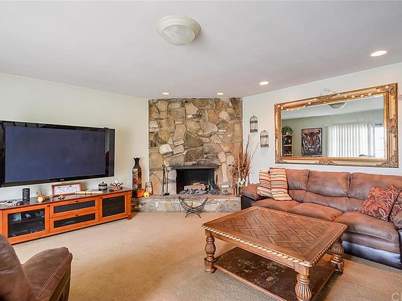 4th image of 6365 Myra Ave