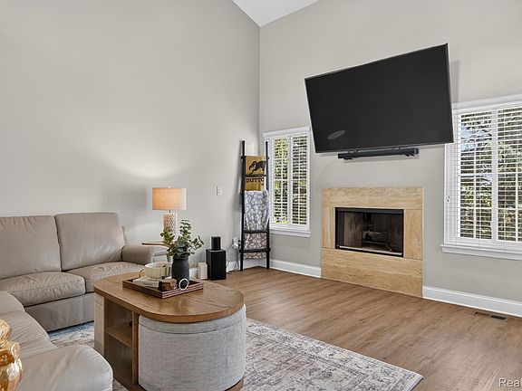 5th image of 532 Winwood Cir