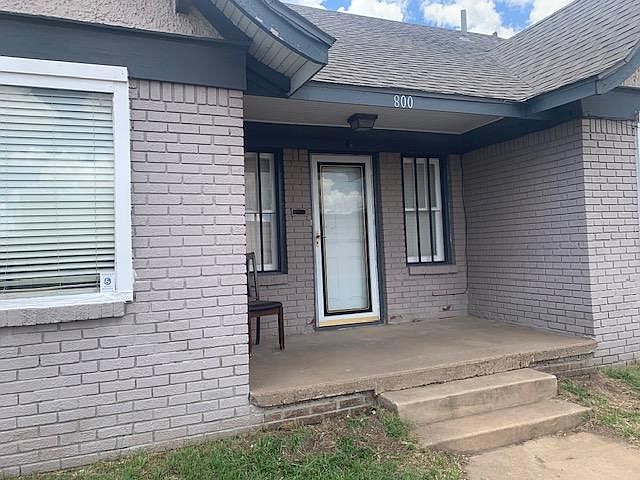 1st image of 800 S Georgia St