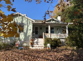 816 W Haymore St, Mount Airy, NC 27030