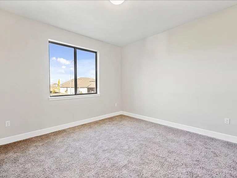 3425 S Van Buren St — Photo 14