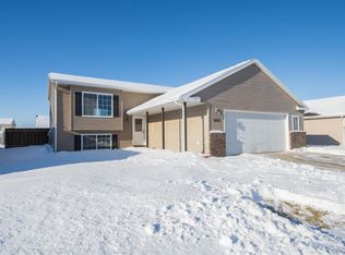 3023 33rd St S, Moorhead, MN 56560