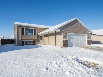 3023 33rd St S, Moorhead, MN, 56560
