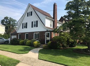 69 Parkview Dr, Bloomfield, NJ 07003