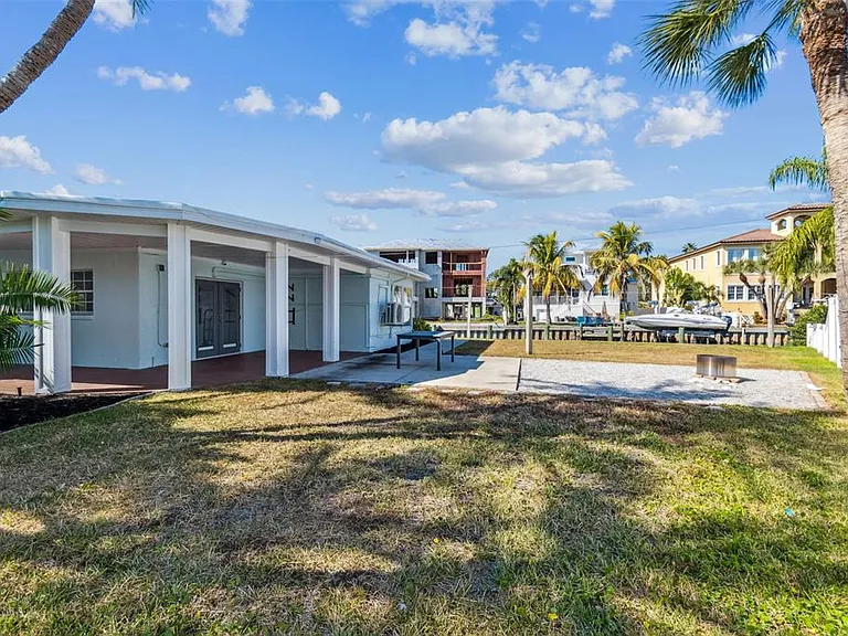 1733 Bayou Grande Blvd NE — Photo 3
