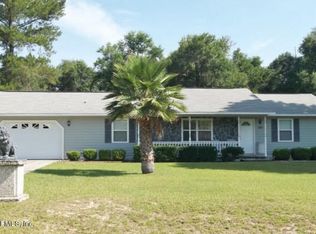 100 Paran Dr, Melrose, FL 32666