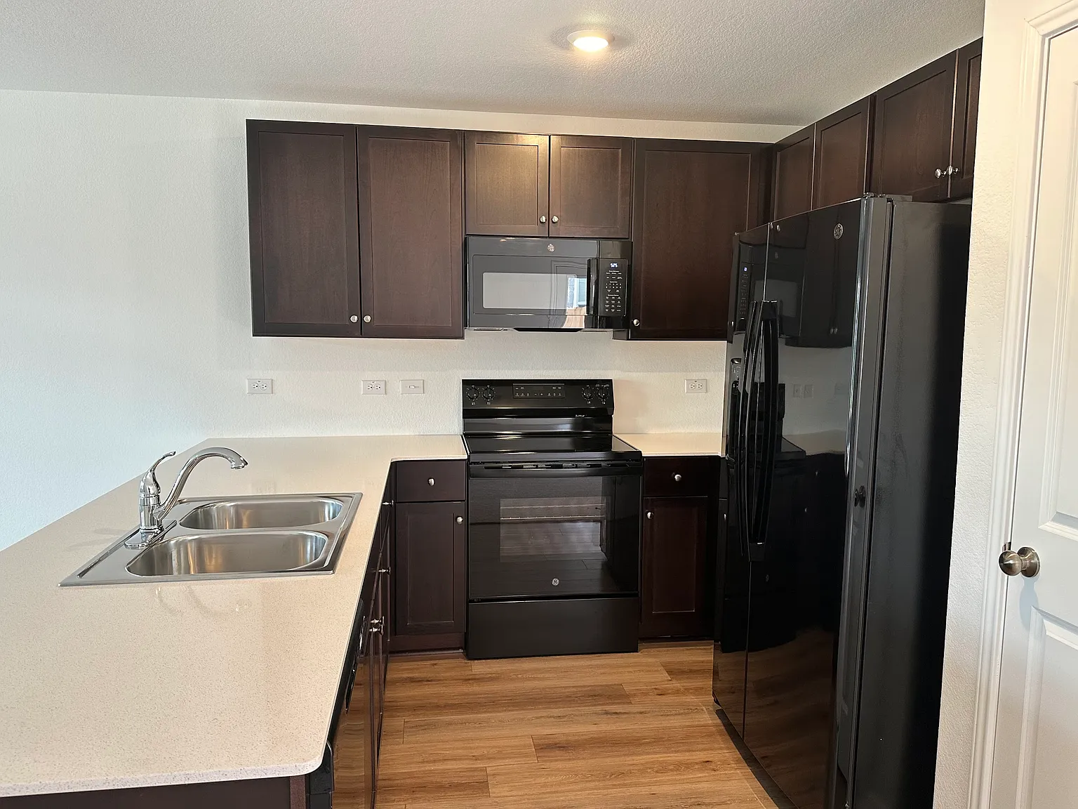 4 bed, 1879 sqft, $1,850 — Photo 4