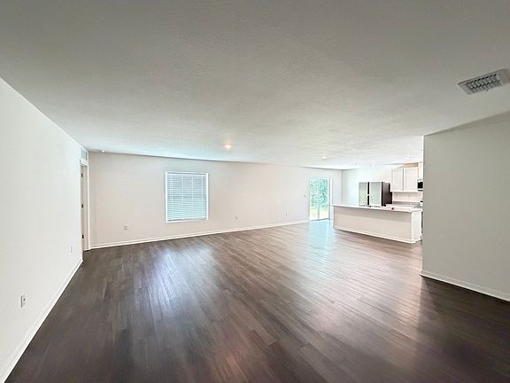 5th image of 73 N Rooks Ave