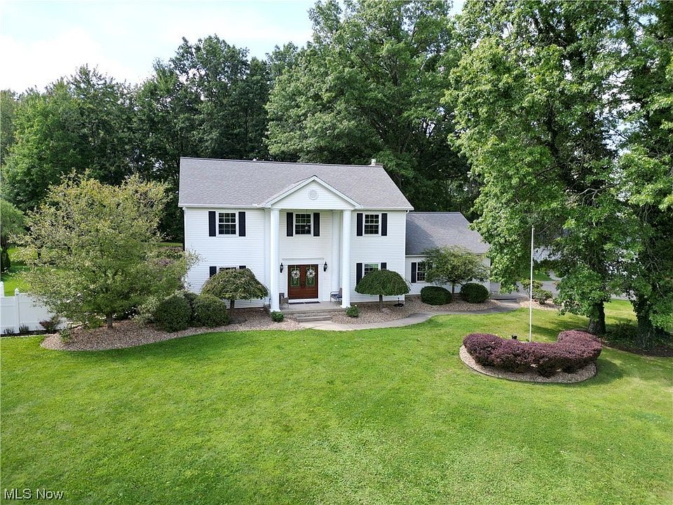 1st image of 901 Country Manor Dr