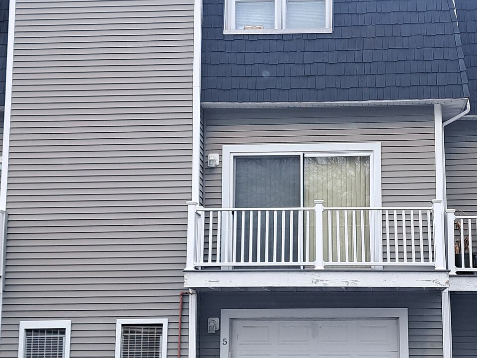 1st image of 3905 Meetinghouse Vlg #5