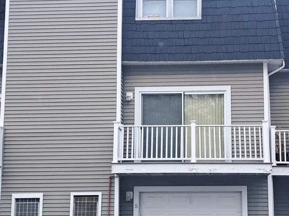 3905 Meetinghouse Vlg #5, Meriden, CT 06450