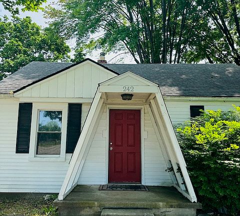2nd image of 242 Spencer Ln