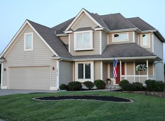 2nd image of 1017 Hawthorne Dr