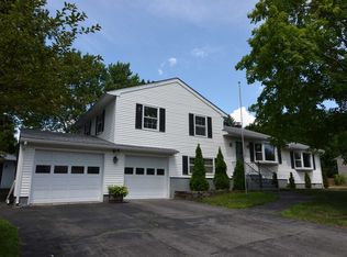 51 Birchwood Dr, Rhinebeck, NY 12572