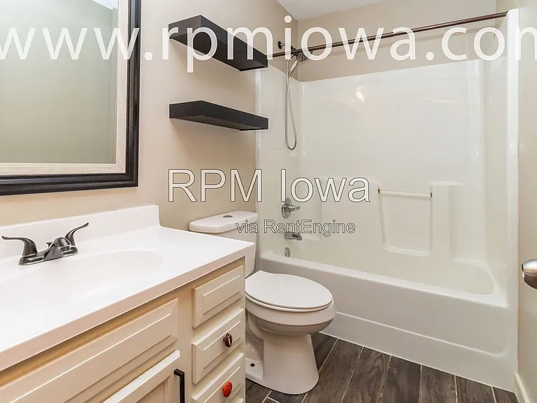 770 SE Harper Dr — Photo 10
