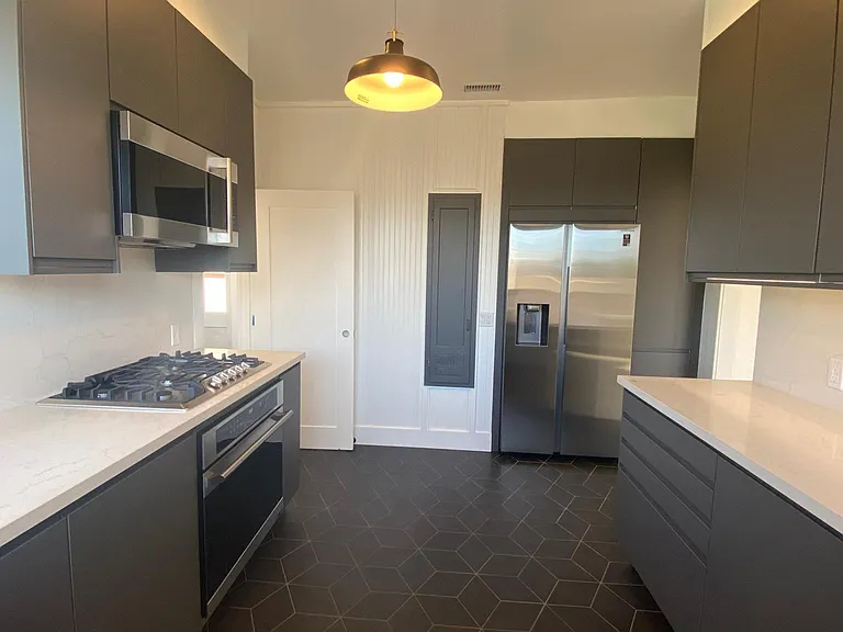 2260 Ewing St — Photo 24