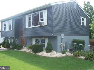 2 Marie Dr, Hanover, PA 17331