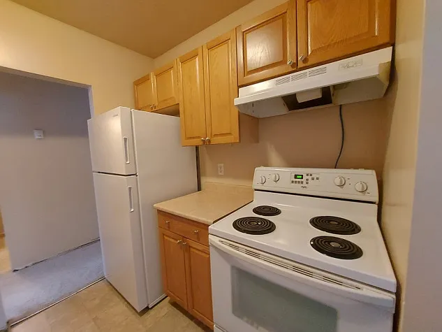 Unit Available Now in Eastview! — Photo 2
