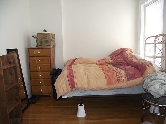 2nd image of 207 N Boulevard APT 7