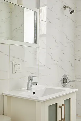 Rented by Venn NY Inc | media 11