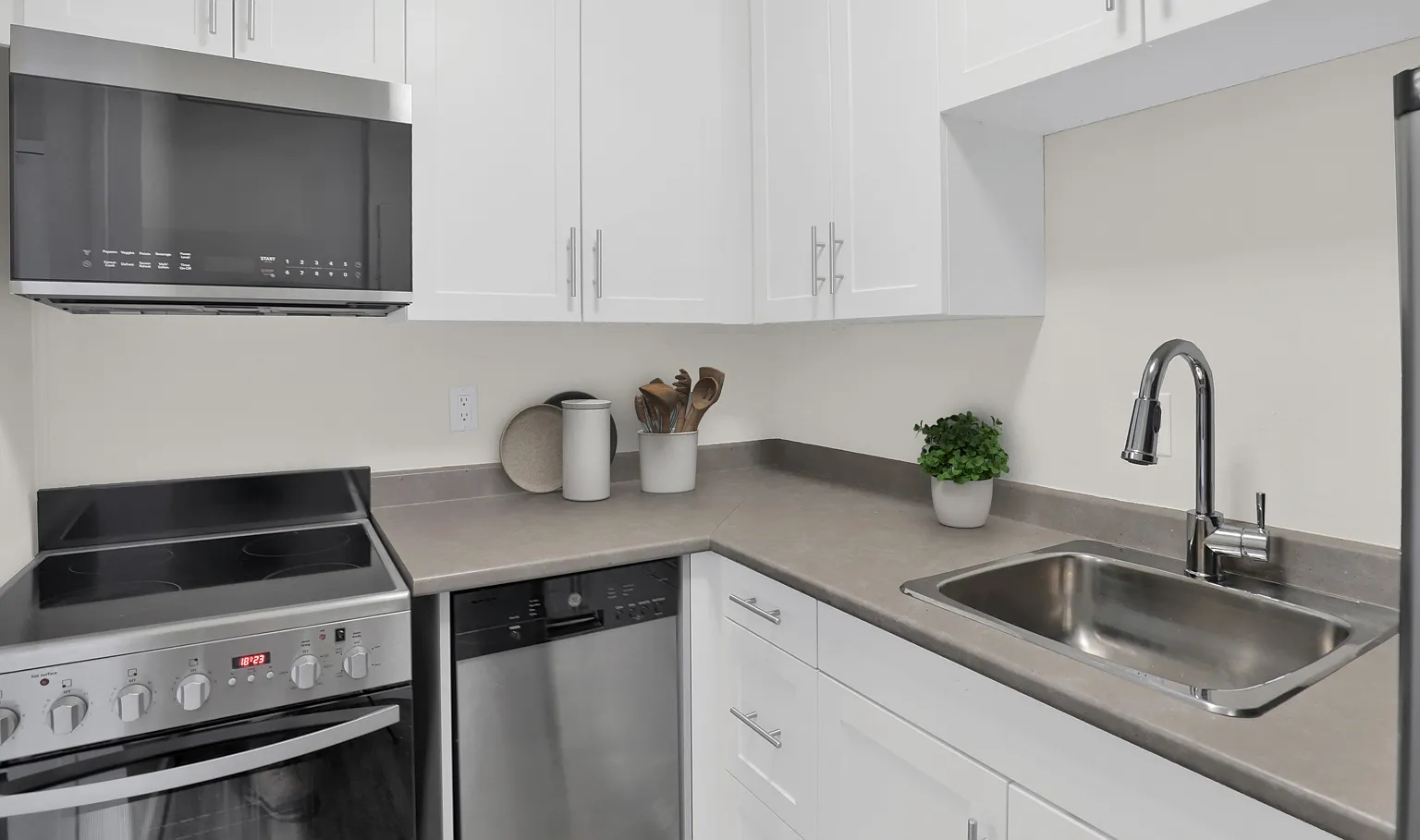 Treeview Apartments — Photo 1