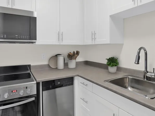 Treeview Apartments, 780 Division St, Kingston, ON K7K 5S9