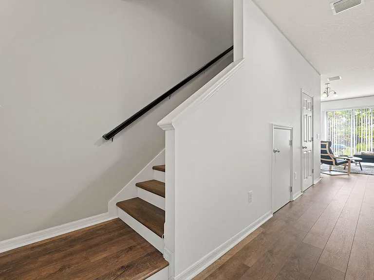 6917 Woodchase Glen Dr — Photo 4