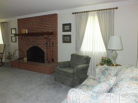 5th image of 3701 Pamela Dr