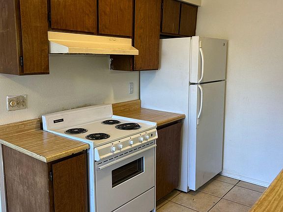 2nd image of 1550 W Ashlan Ave APT 239