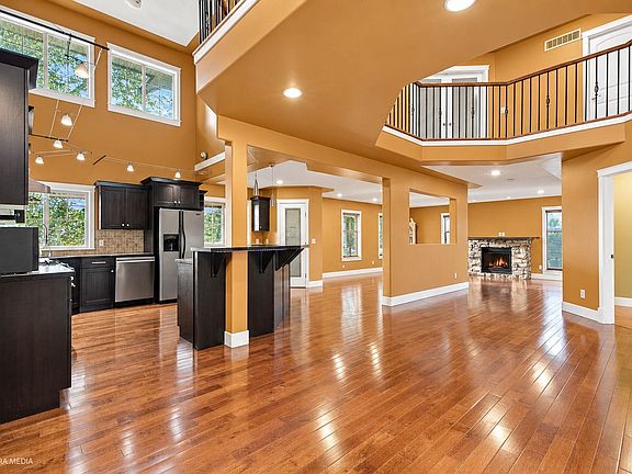 5th image of 8878 Upper Prairie Rd