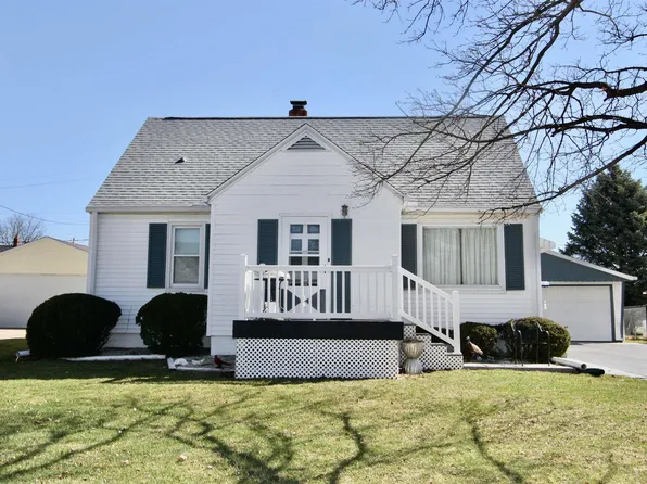 108 Campus Ave, East Peoria, IL 61611