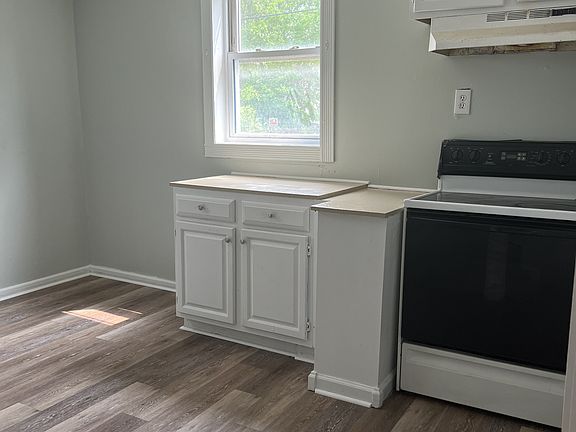 3rd image of 6 Schley Pl