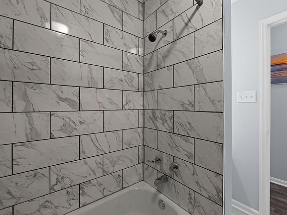 3rd image of 1517 Fairfax Ln