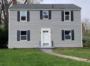 2505 S Twyckenham Dr, South Bend, IN 46614