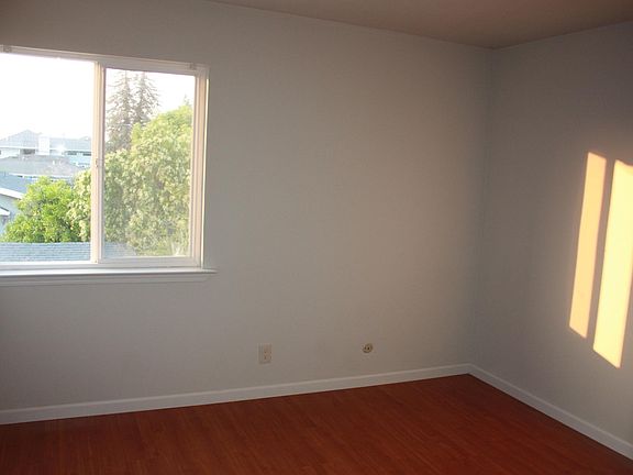5th image of 10242 Beardon Dr APT 4