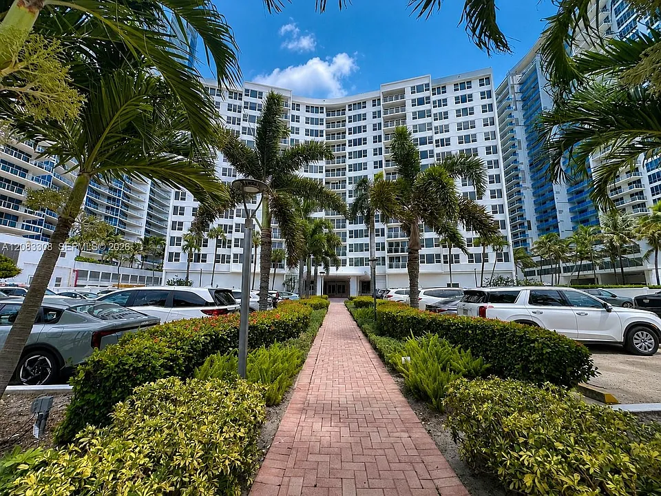 3505 S Ocean Dr #402