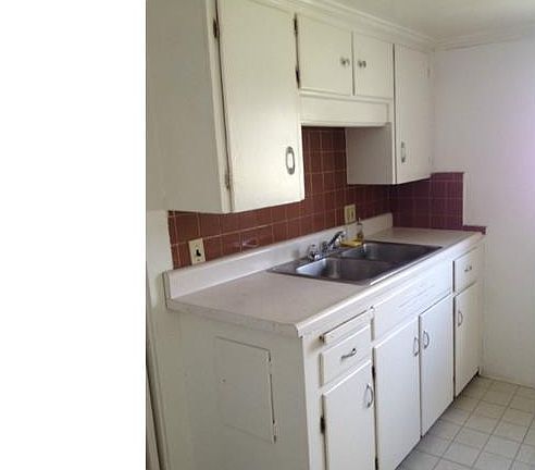 5th image of 403 Louise Ave