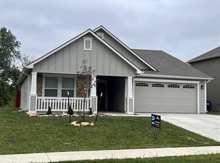 1003 W 30th Ter, Lawrence, KS 66046