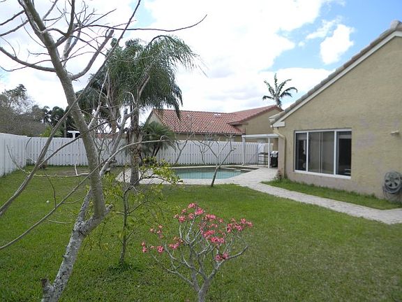 5th image of 1110 NW 133rd Ter