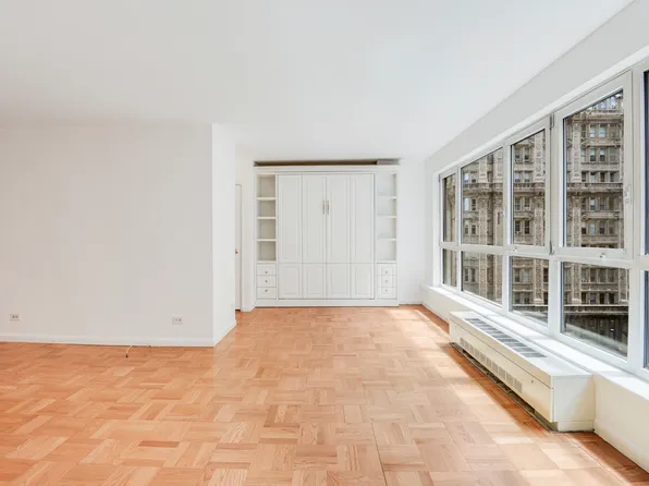 200 Central Park South image 5 of 12