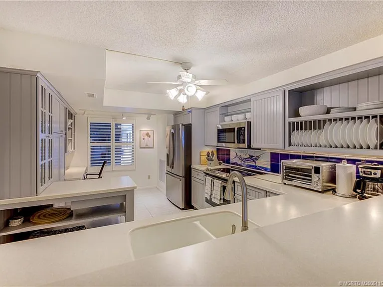 2571 NE Ocean Blvd #104 — Photo 8