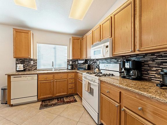 3rd image of 82537 Delano Dr