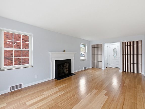 4th image of 772 Scott Rd