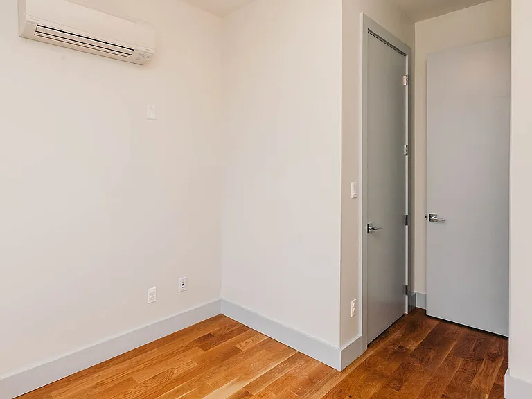 432 Stockholm St #2L — Photo 6