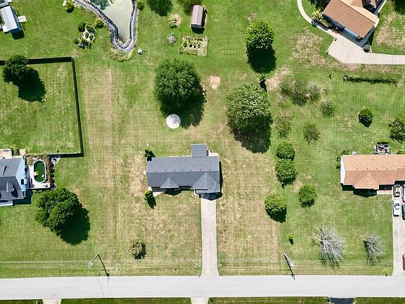 4th image of 498 Boulder Dr