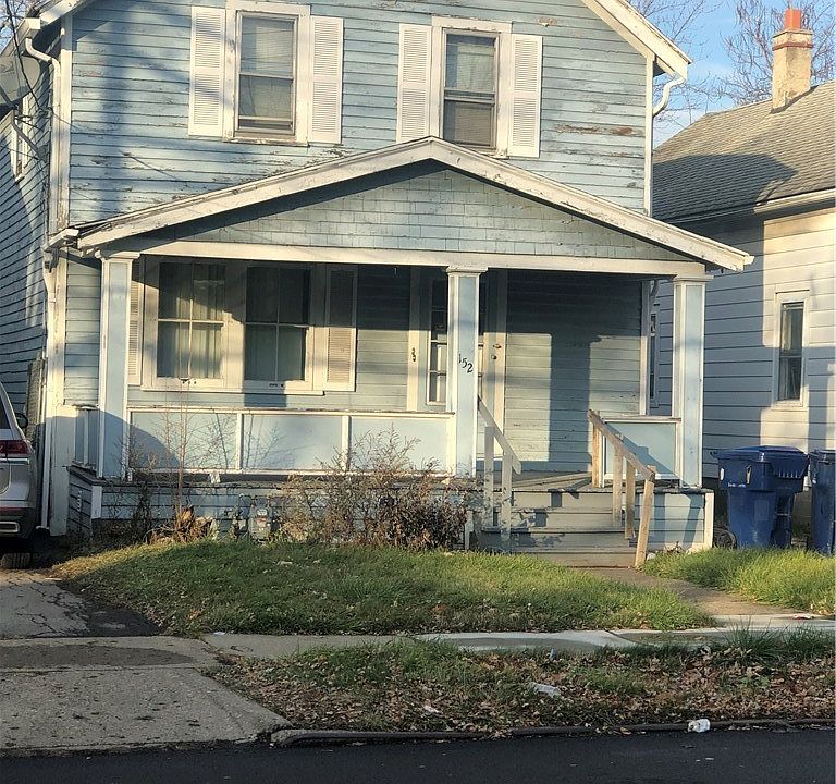 1st image of 152 Hastings Ave