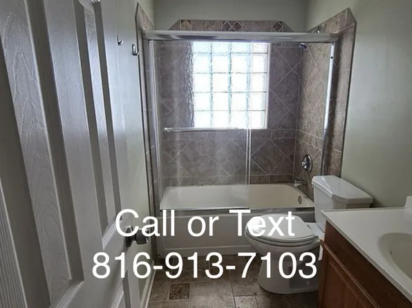 5722 W 70th Ter, Overland Park, KS 66204