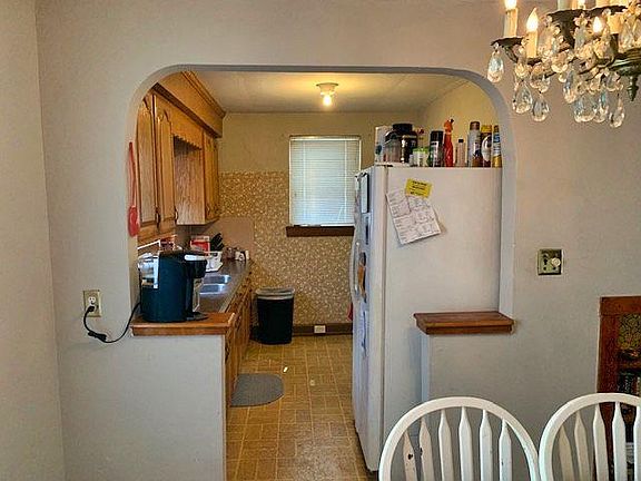 5th image of 1733 Burdette Ct